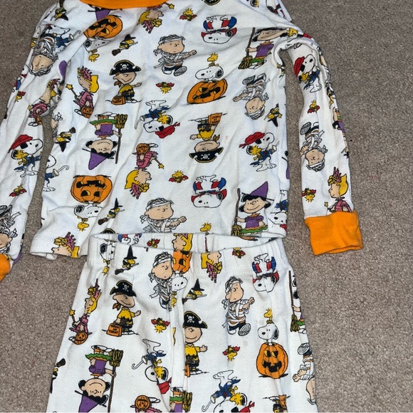 Peanuts Halloween PJs - Picture 1 of 3
